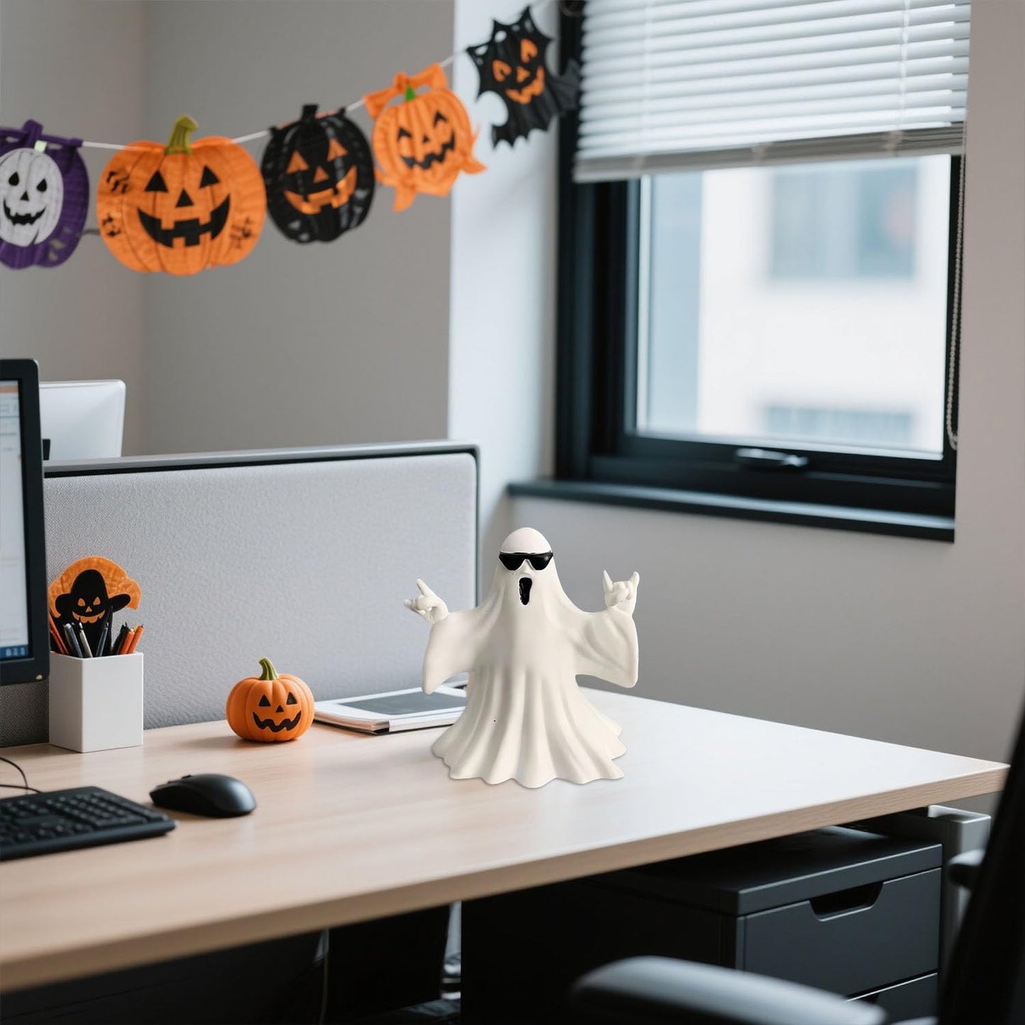 SHIFANQI Halloween Ghost Figurine - Spooky Resin Ghost Statue, Funny Cute Ghost Ornaments for Halloween Decorations, Porch and Indoor Home Office Desk Decor, Christmas,New Yearâs Gifts