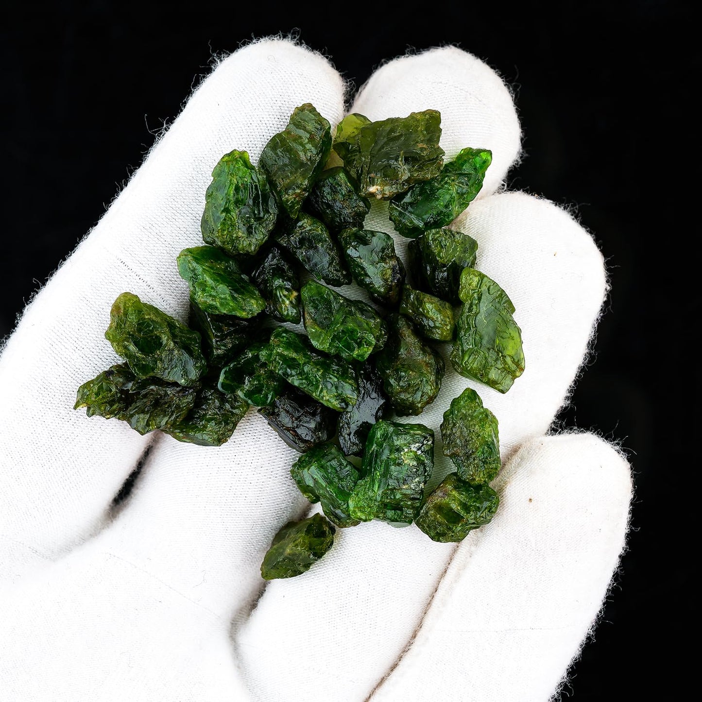 ColouredRocks 100 carats Chrome Diopside Crystals, Raw Stones, Rough Gemstones, Jewelry Making Supply, Cabbing, Polishing, Cutting, DIY, Crafts (25+pcs) (8-12mm)
