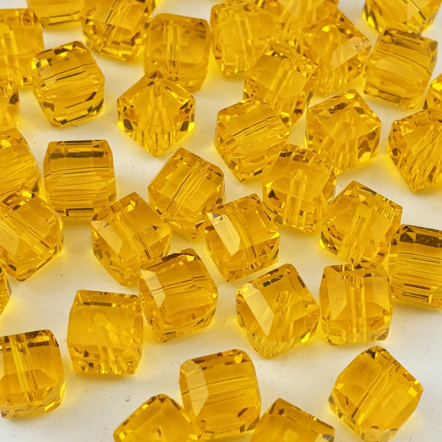 YUEXIGO 40pcs 10mm Cube Crystal Glass Beads for Jewelry Making Faceted Square Crystal Glass Bead Spacer Beads Loose Beads for Bracelet Earring Necklace DIY Craft(Gold Yellow)
