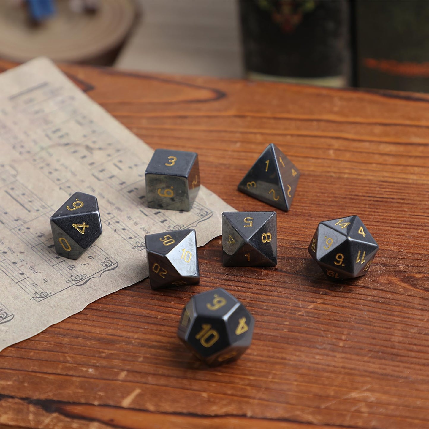 mookaitedecor 7 PCS Hematite Crystal Polyhedral DND Dice Set, Polished Tumbled Stones Dices for RPG MTG Table Games Home Decoration