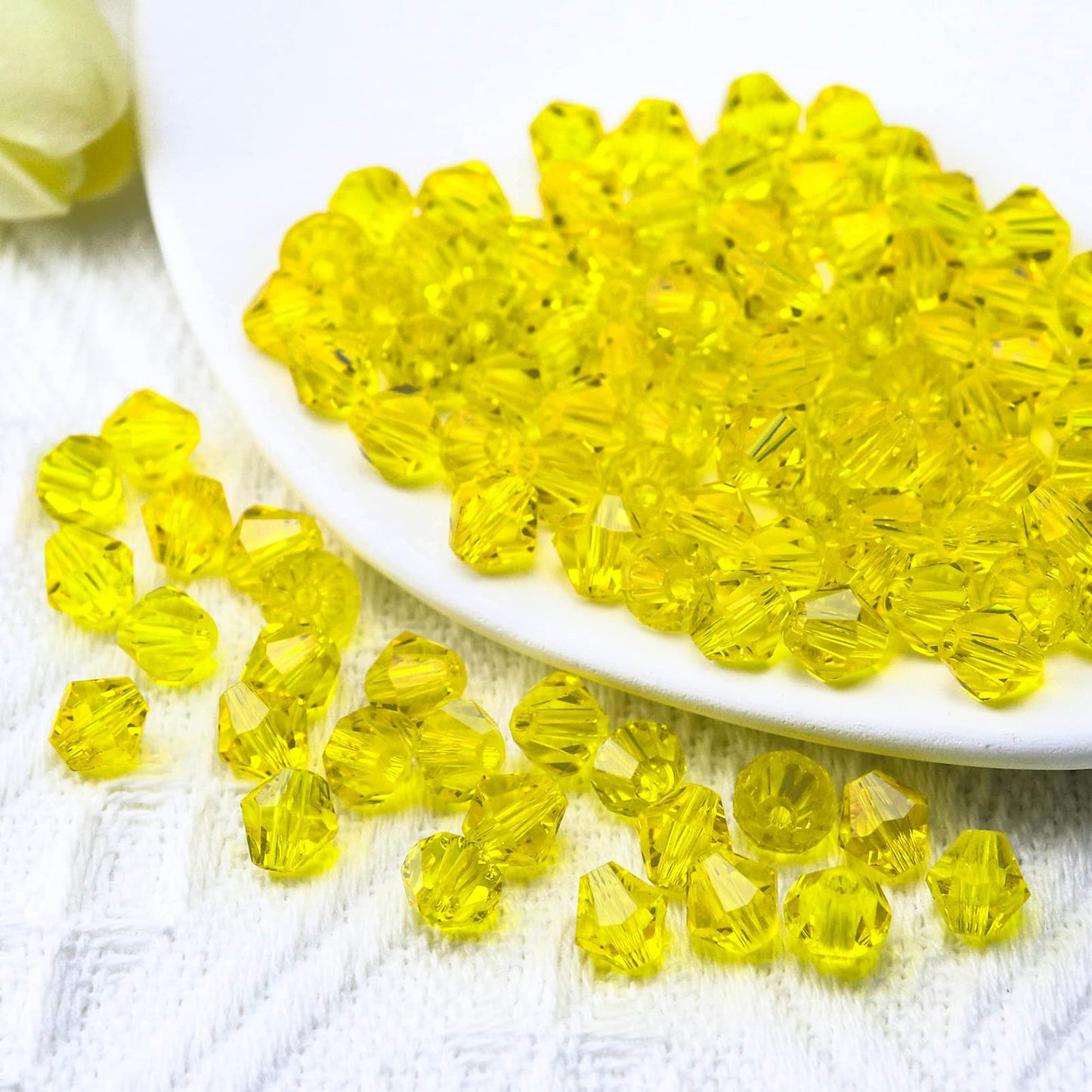 Dowarm 100PCS 8MM Bicone Crystal Beads, Yellow Faceted Crystal Glass Beads for Jewelry Making, Craft, DIY Bracelet, Necklace, Dolls, Suncatcher