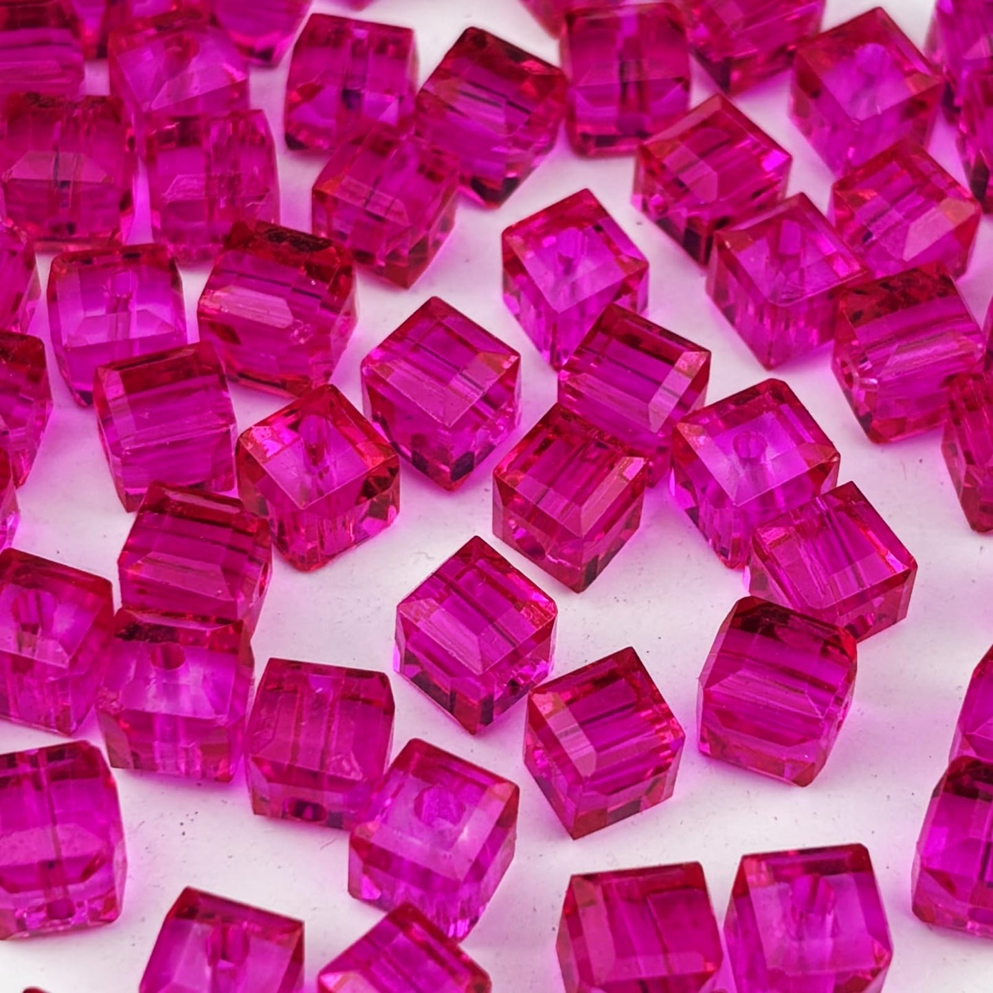 YUEXIGO 100pcs 6mm Cube Crystal Glass Beads for Jewelry Making Faceted Square Crystal Glass Bead Spacer Beads Loose Beads for Bracelet Earring Necklace DIY Craft(Rose Red)