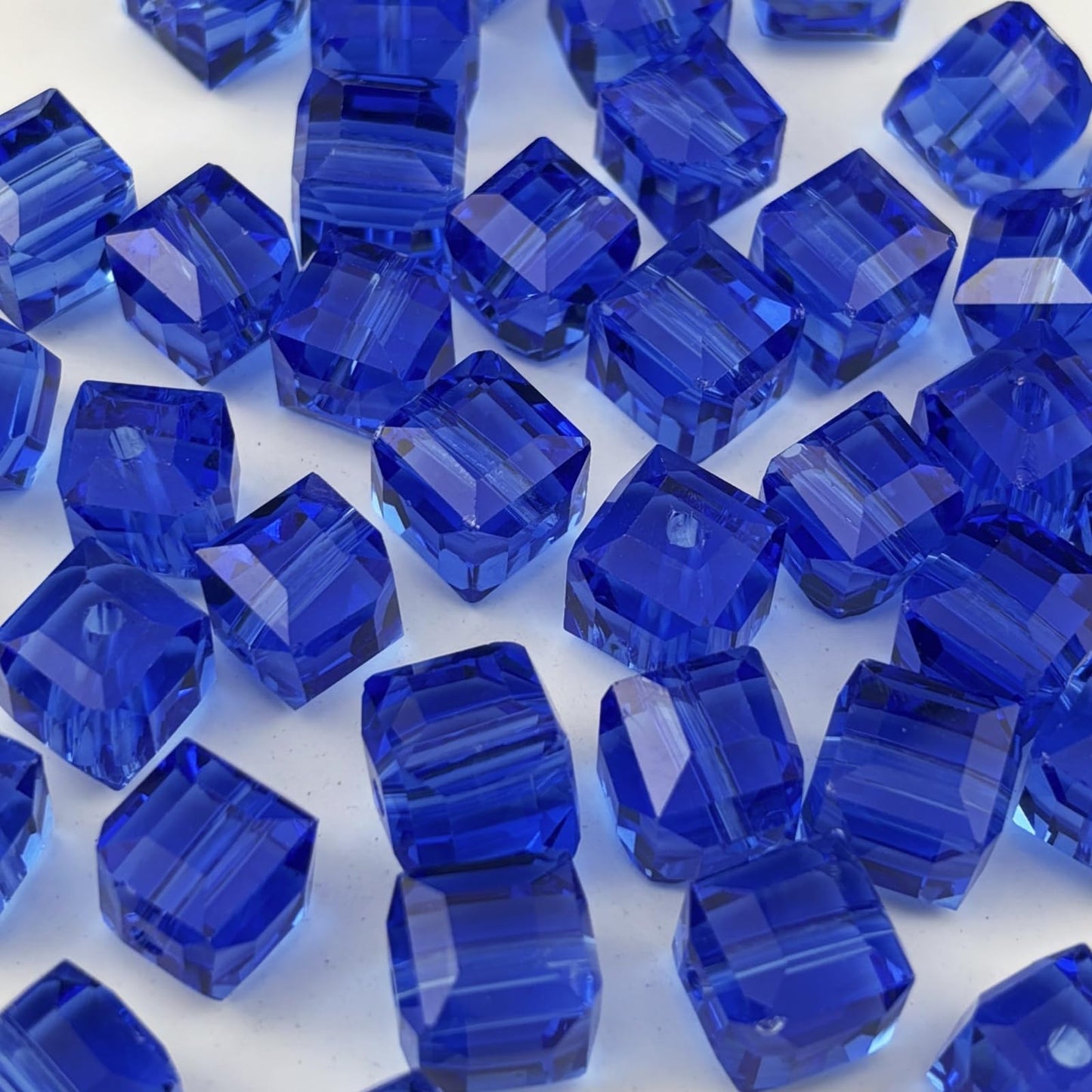 YUEXIGO 40pcs 10mm Cube Crystal Glass Beads for Jewelry Making Faceted Square Crystal Glass Bead Spacer Beads Loose Beads for Bracelet Earring Necklace DIY Craft(Blue)