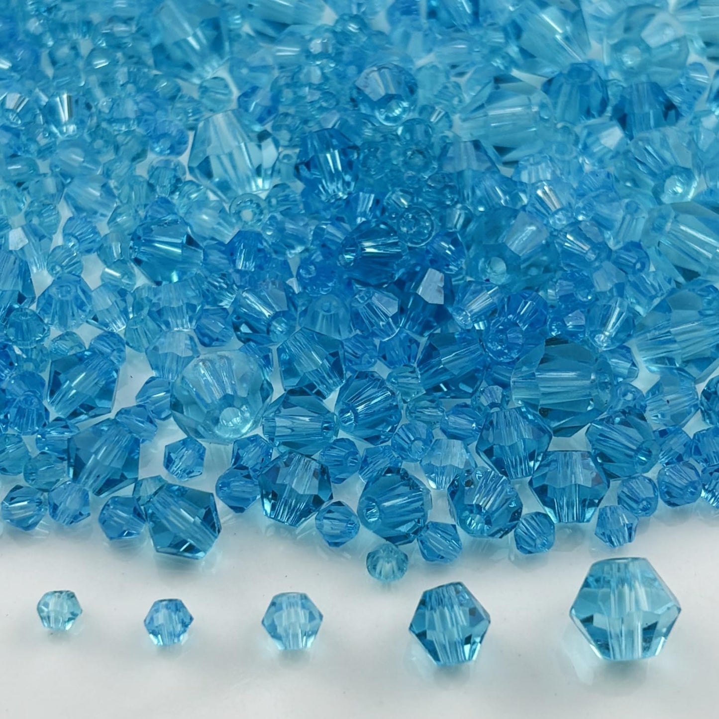 Pinhoollgo 1310pcs Bicone Crystal Glass Beads 2mm 3mm 4mm 6mm 8mm Faceted Crystal Spacer Beads for Bracelets Necklace Pendants Earrings DIY Jewelry Craft Making(Lake Blue)