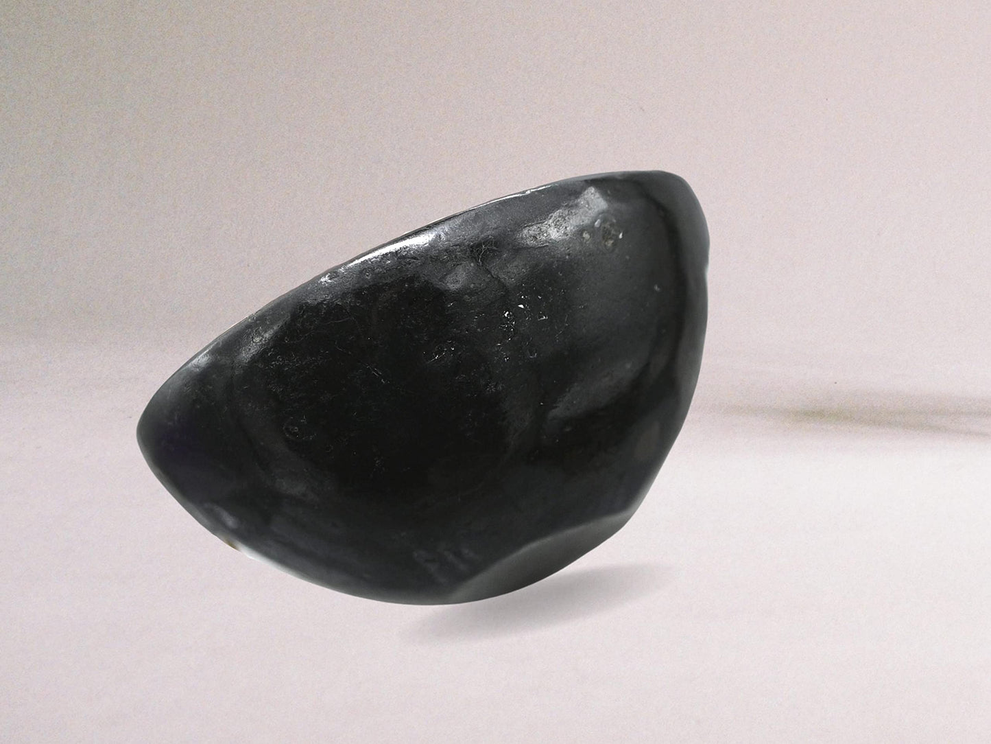 Black Tourmaline Crystal Bowl - 2 Inch Decorative Bowls for Room and Home Decor - Gemstone Healing Crystals for Elegant Display, Positive Energy Balance and Gift