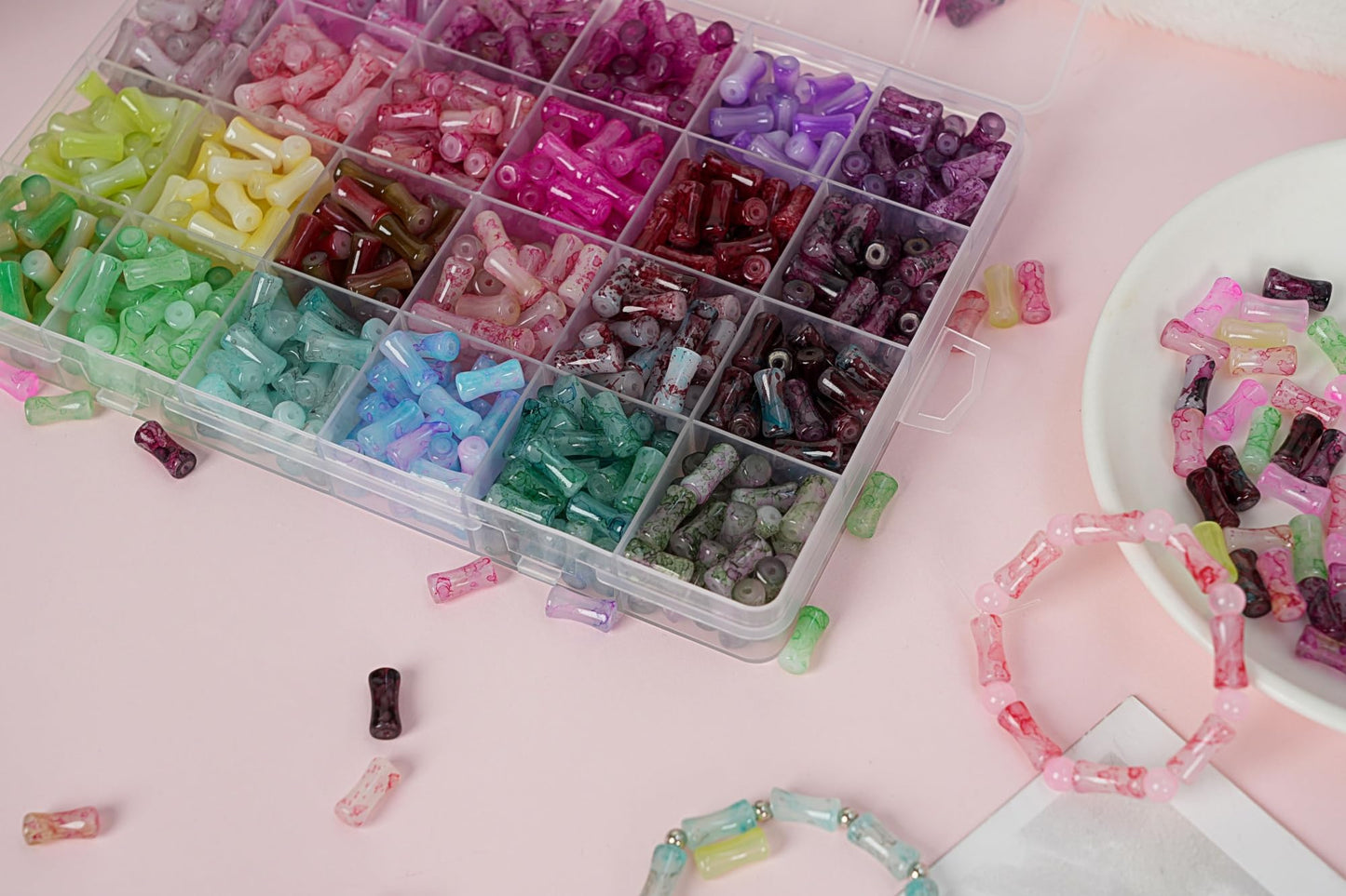 REVKI 6 * 12mm Glass Beads Bracelet Making Kit for Kids,600pcs 24 Colors Natural Bamboo Crystal Beads for Jewelry Making,Glass Beads for DIY Necklace Crafts