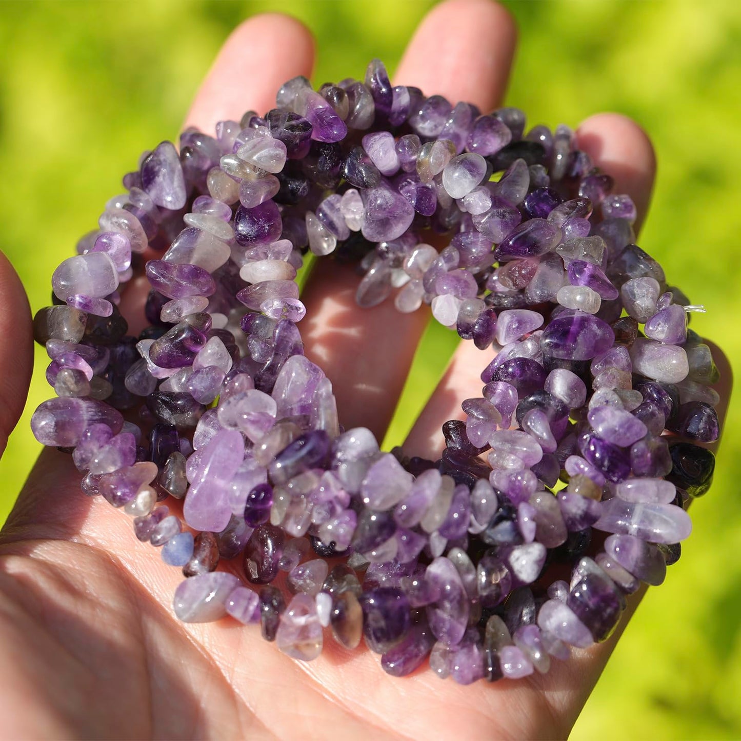 200pcs Natural Irregular Chip Stone Beads 5-8mm Pre-Drilled 30-inch Strand Semi-Precious Healing Crystal Beads for DIY Jewelry Making Bracelet Chakra Crafts Amethyst