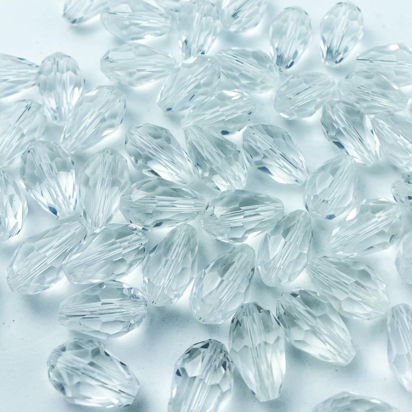 Honkoolly 130pcs 6x8mm Teardrop Crystal Glass Beads Vertical Hole Faceted Glass Teardrop Spacer Beads for Bracelets Necklace Earring DIY Jewelry Making Craft(Transparent)