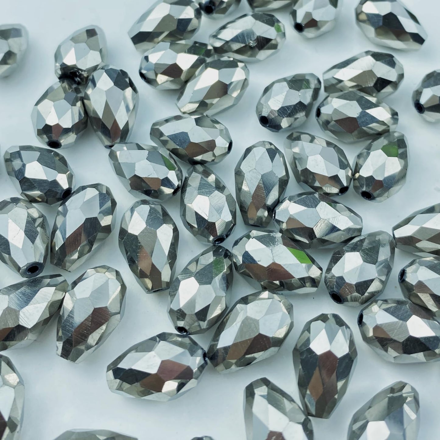Honkoolly 130pcs 6x8mm Teardrop Crystal Glass Beads Vertical Hole Faceted Glass Teardrop Spacer Beads for Bracelets Necklace Earring DIY Jewelry Making Craft(Silver)
