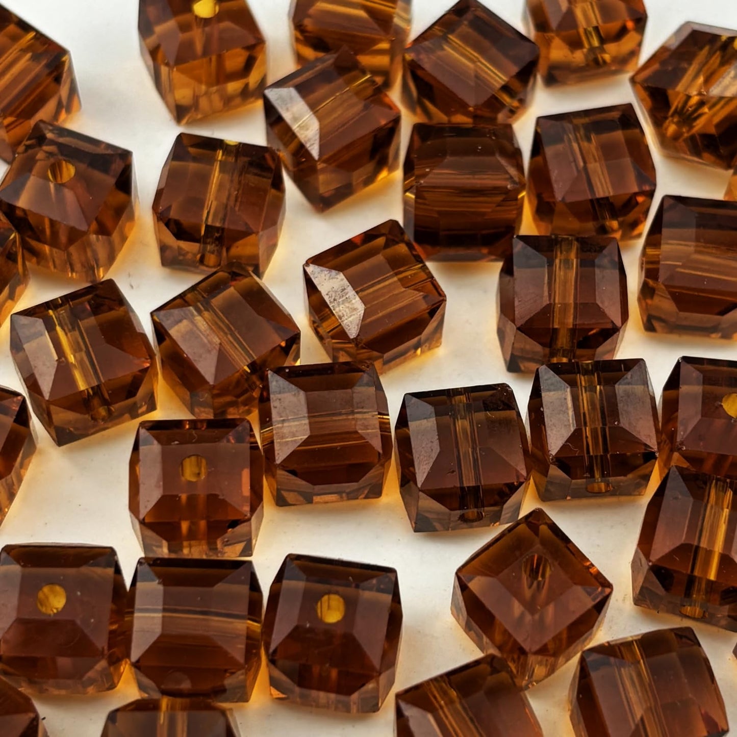 YUEXIGO 40pcs 10mm Cube Crystal Glass Beads for Jewelry Making Faceted Square Crystal Glass Bead Spacer Beads Loose Beads for Bracelet Earring Necklace DIY Craft(Dark Amber)