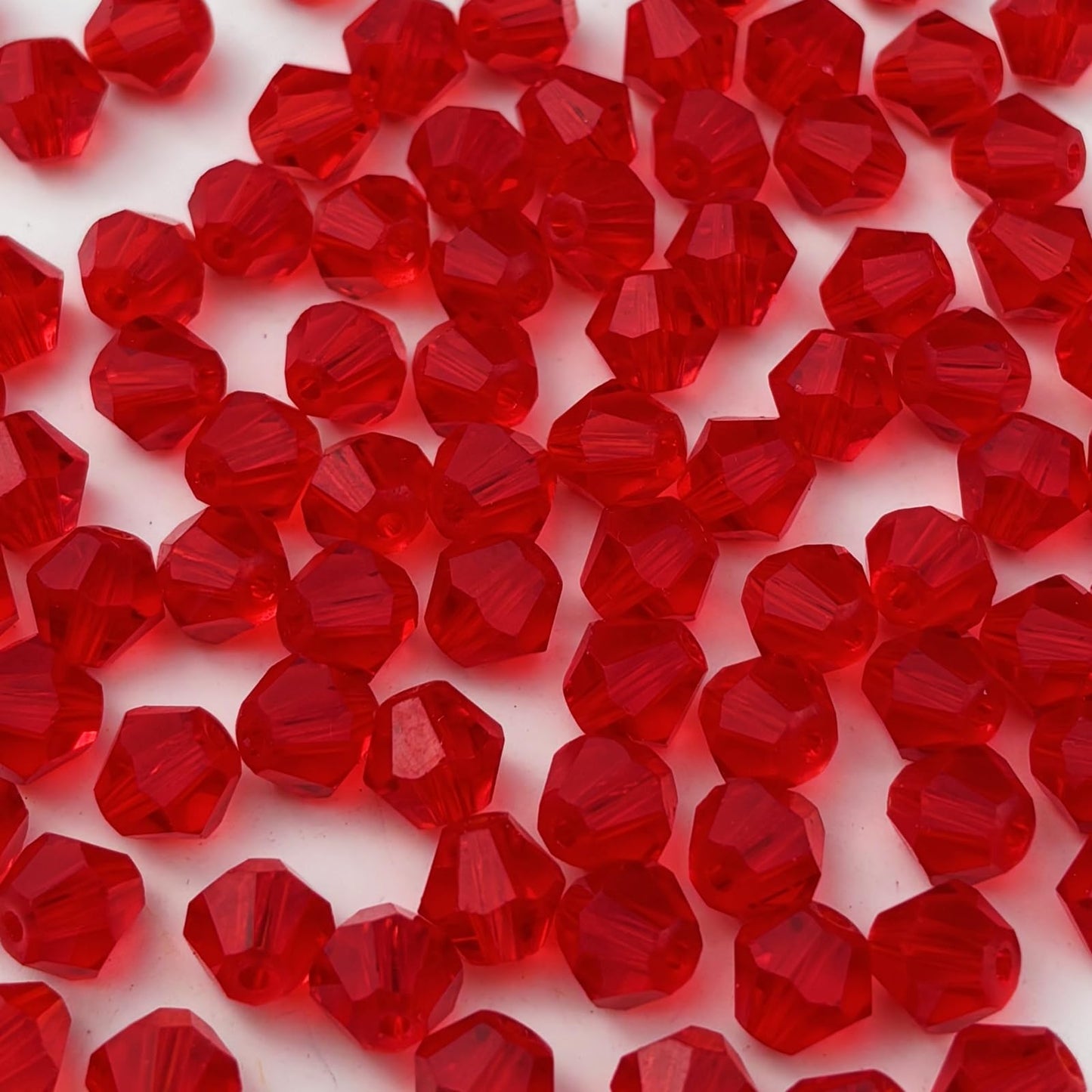 YUEXIGO 400pcs 4mm Bicone Glass Crystal Beads for Jewelry Making, Faceted Bicone Glass Spacer Beads for Bracelet Earring Necklace DIY Craft(Red)