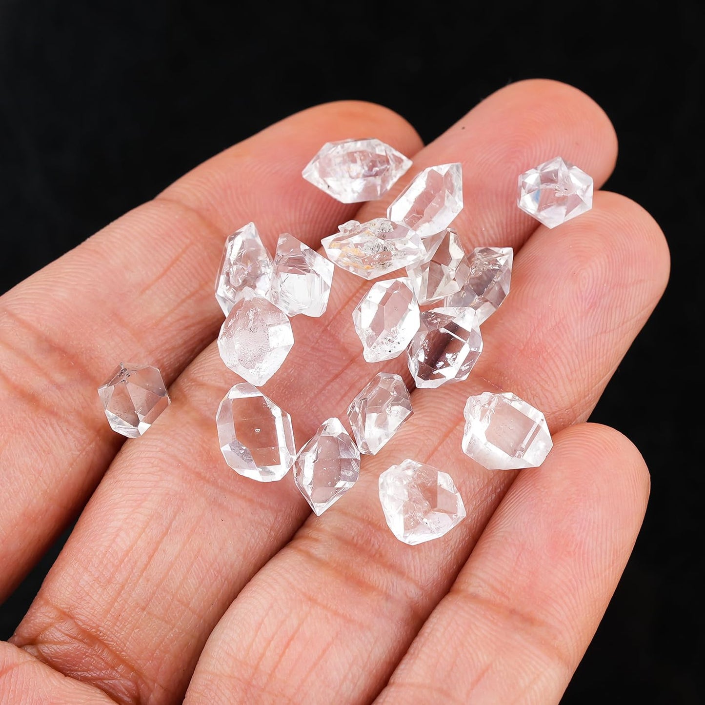 ColouredRocks (25 carats. A++ HERKIMER DIAMOND Crystals, Raw Stones, Rough Gemstones, Jewelry Making Supply, Cabbing, Polishing, Cutting, DIY, Crafts (14-16 pcs.) (5-7 mm.)