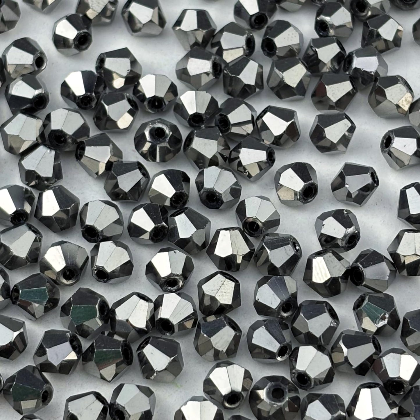 YUEXIGO 200pcs 6mm Bicone Glass Crystal Beads for Jewelry Making, Faceted Bicone Glass Spacer Beads for Bracelet Earring Necklace DIY Craft(Silver)