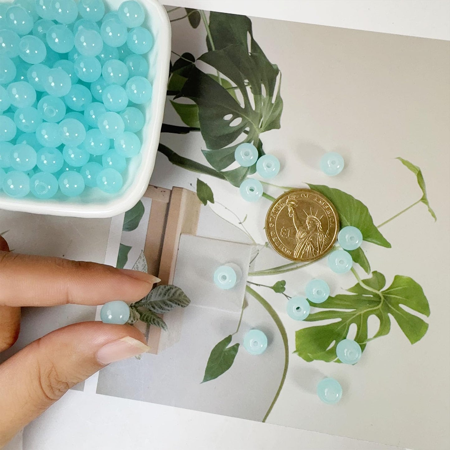 PAMIR TONG 400pcs 8mm Lake Blue Round Glass Beads for Bracelet Pretty Smooth Loose Beads for Necklace-Earring-Jewelry Making-Home Decor and DIY Crafts & Projects