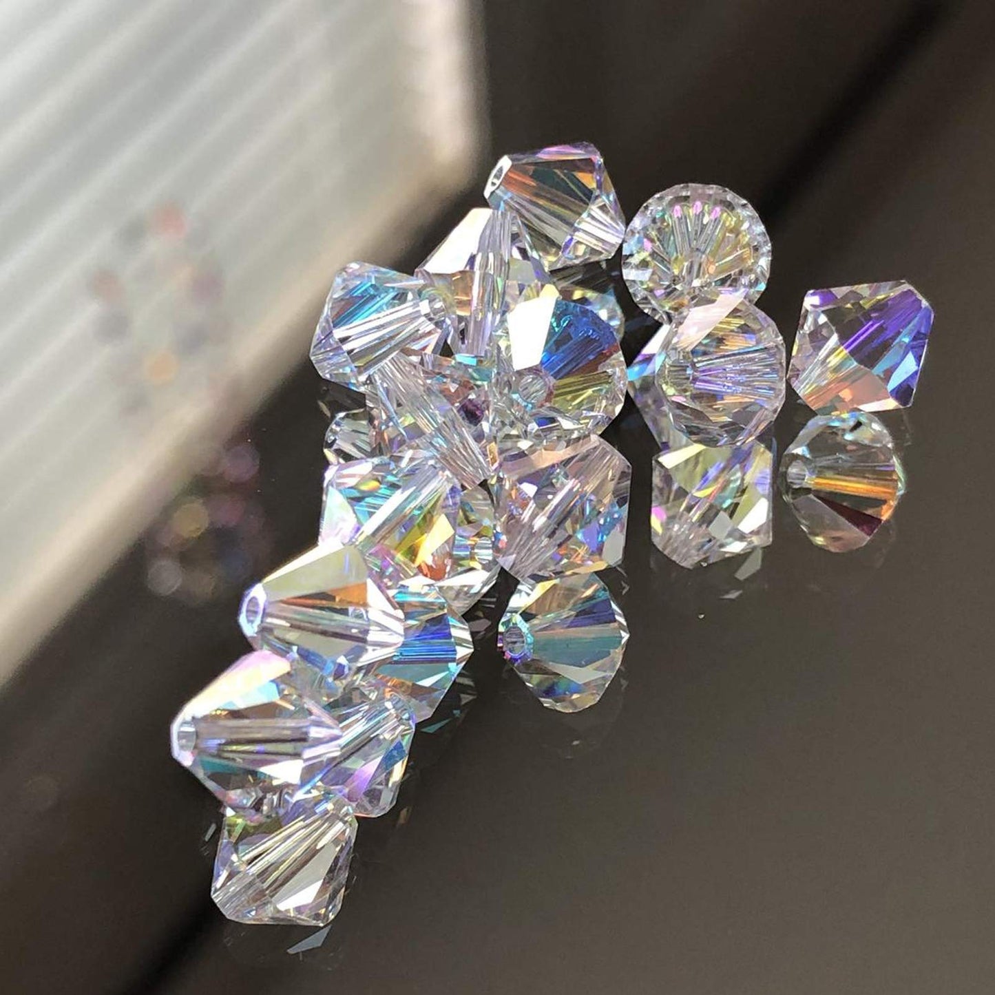 Dowarm 250PCS Bicone Crystal Beads 6MM, Faceted Bicone Glass Beads for Jewelry Craft Making, DIY Bracelet, Necklace, Dolls, Loose Spacer Beads (Crystal AB, 6MM)