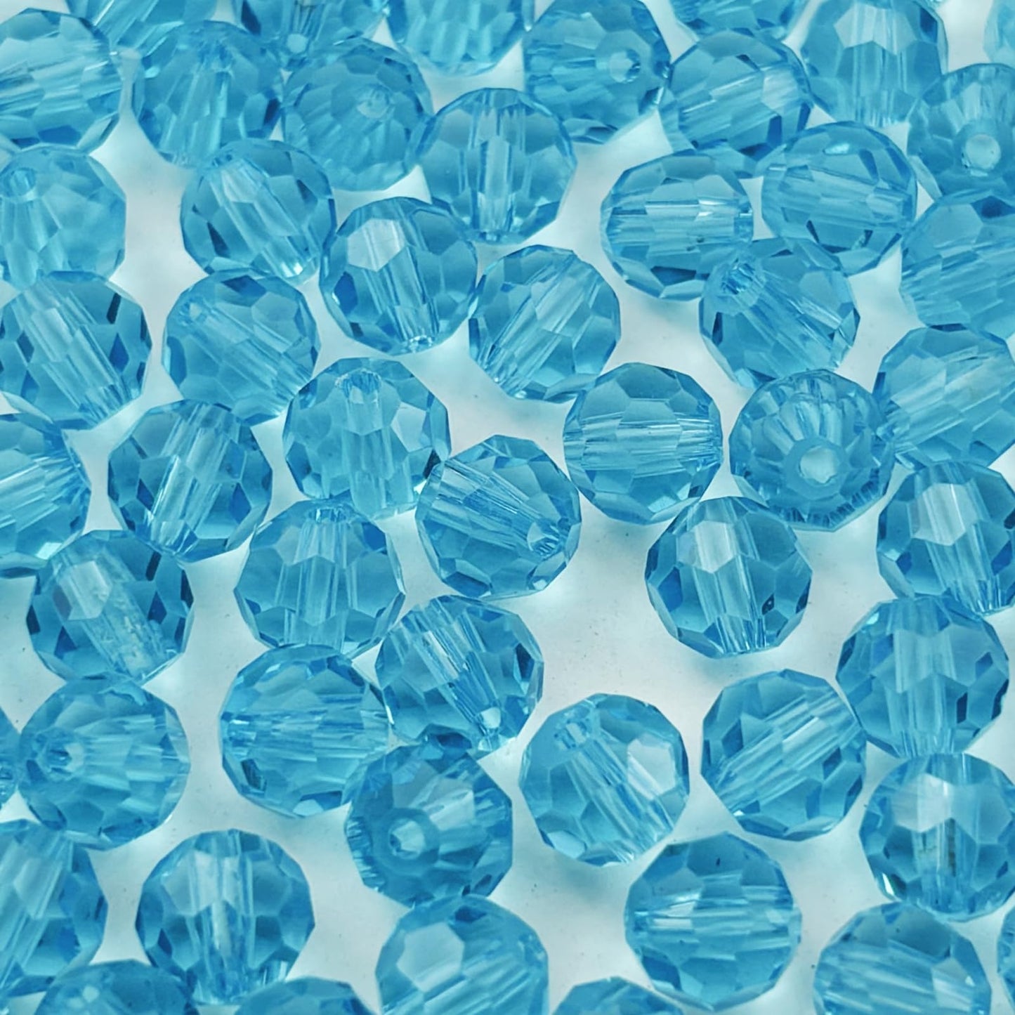 YUEXIGO 400pcs 4mm Round Crystal Glass Beads for Jewelry Making, Faceted Crystal Glass Spacer Beads for Bracelet Earring Necklace DIY Craft(Lake Blue)