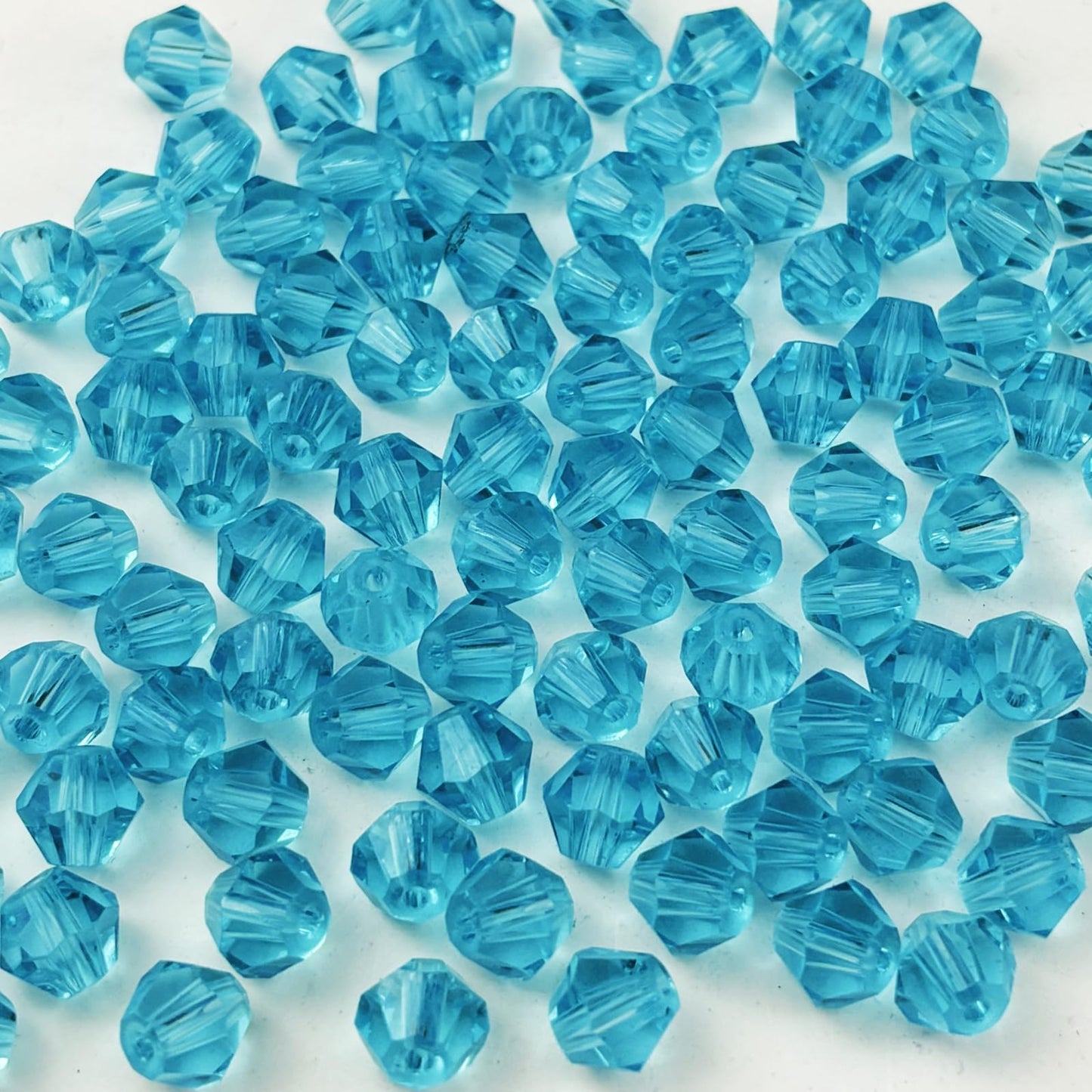 YUEXIGO 200pcs 6mm Bicone Glass Crystal Beads for Jewelry Making, Faceted Bicone Glass Spacer Beads for Bracelet Earring Necklace DIY Craft(Light Lake Blue)