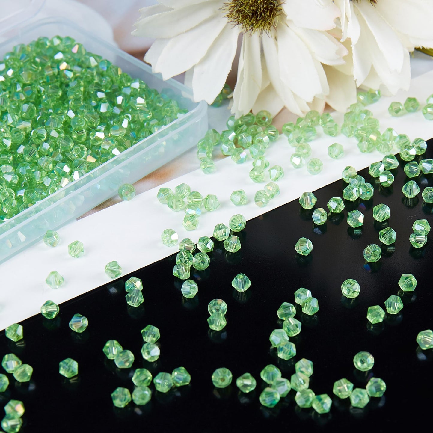 Laopottbeads 1100PCS 4mm Bicone Crystal Glass Beads for Jewelry Making, Sparkling Mini Beads for Suncatchers, DIY Bracelets & Craft Projects (Green)