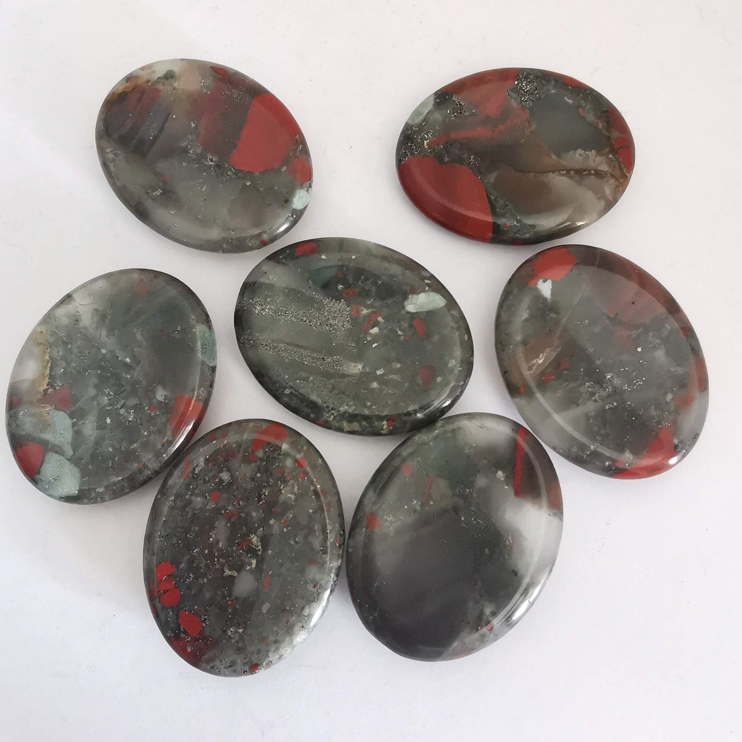 Loveliome Black Obsidian and Africa Bloodstone Thumb Worry Stone, Stress Relax Healing Reiki Crystal Pocket Palm Stones,Pack of 2