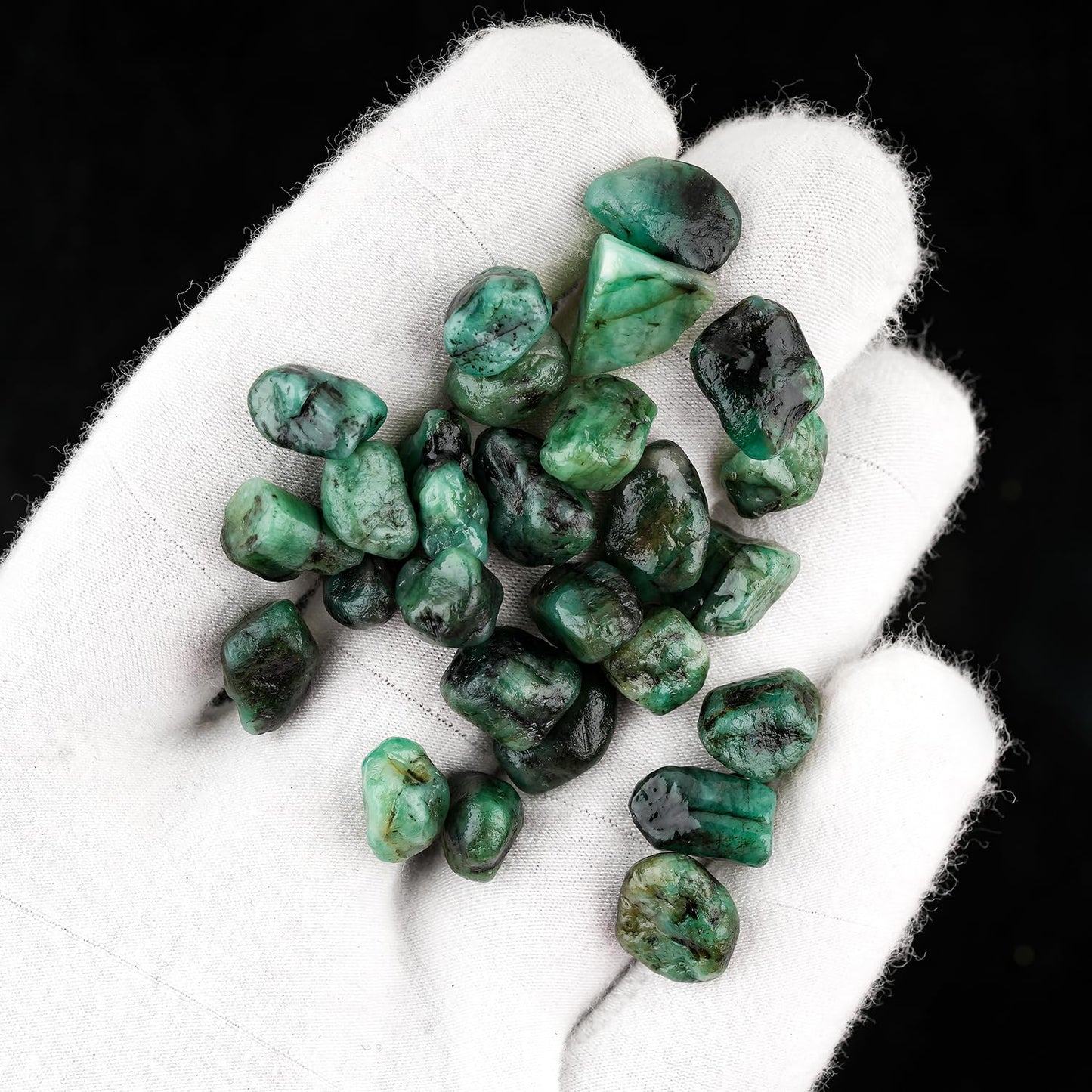 ColouredRocks 100 carats Green Emerald Tumbled Crystals, Raw Stones, Rough Gemstones, Jewelry Making Supply, Cabbing, Polishing, Cutting, DIY, Crafts (25+pcs) (5-8mm)