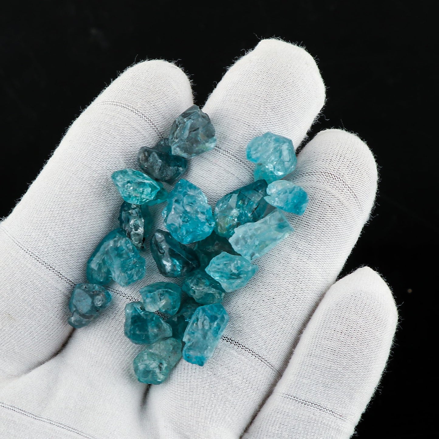CRYSTALIS AA+ Grade 100 cts Natural Blue Zircon Raw Crystals Loose Gemstone Wholesale Bulk Rough Jewelry Making Supply, Chakra Healing Raw Stones, Wire Wrapping, DIY, Gem Collection, Yoga & Meditation