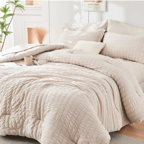 HYMOKEGE California King Comforter Set - Luxury 7-Piece Seersucker Bedding in Beige for All Seasons