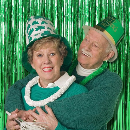 Green Streamers Backdrop by [Brand Name] - Jungle Party Decorations | Foil Fringe Curtains for Birthdays